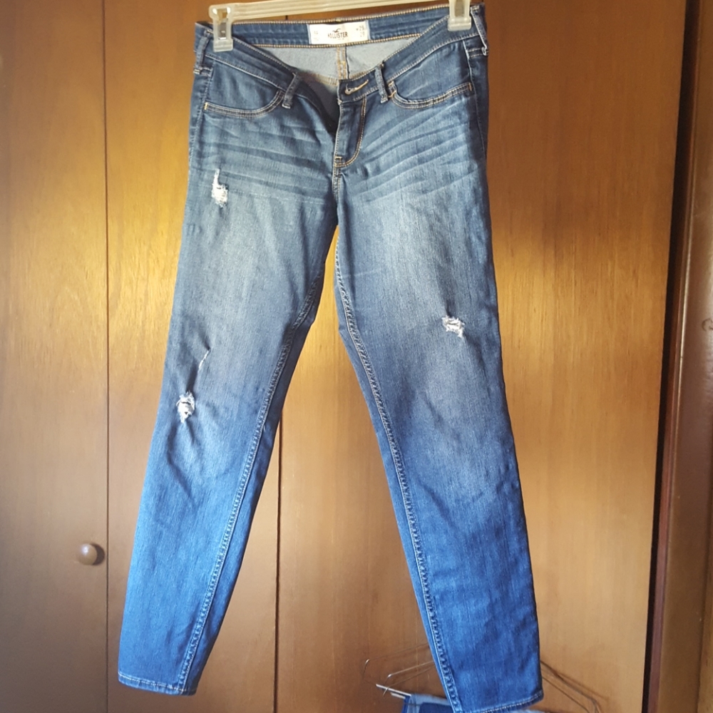 2 prs. Hollister skinny jeans, 2 prs sz 29/9jr